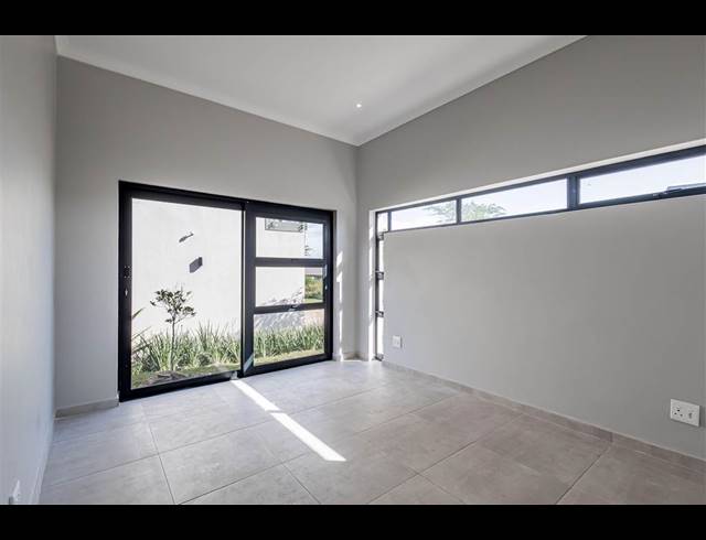 4 BEDROOM HOUSE FOR SALE IN PALM LAKES ESTATE
